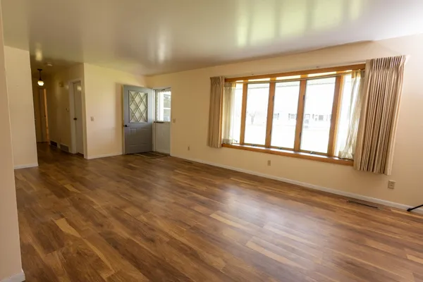 $219,999 | 330 Johnson Street, Edmore, MI 48829