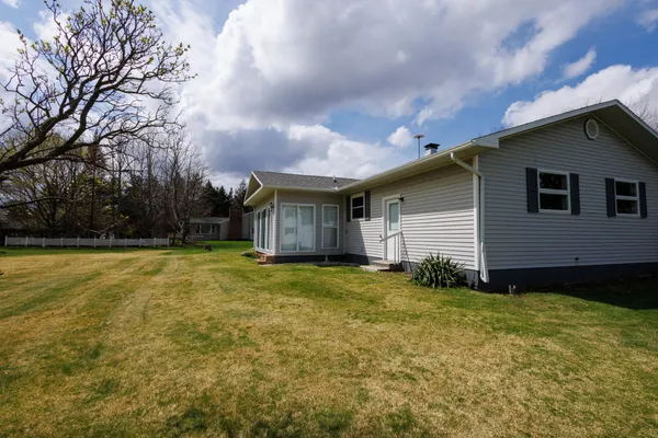 $219,999 | 330 Johnson Street, Edmore, MI 48829