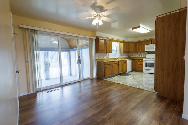 $219,999 | 330 Johnson Street, Edmore, MI 48829