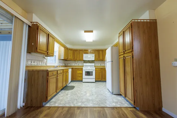 $219,999 | 330 Johnson Street, Edmore, MI 48829
