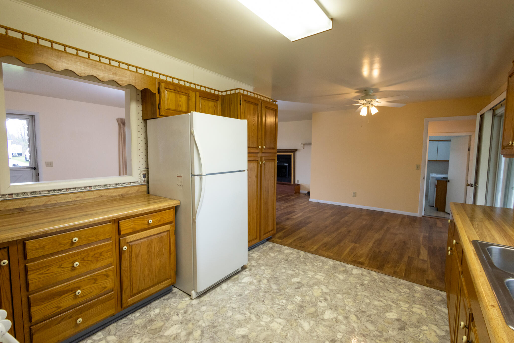 330 Johnson Street Edmore, MI 48829 - Photo 8 of 53 E05A7242