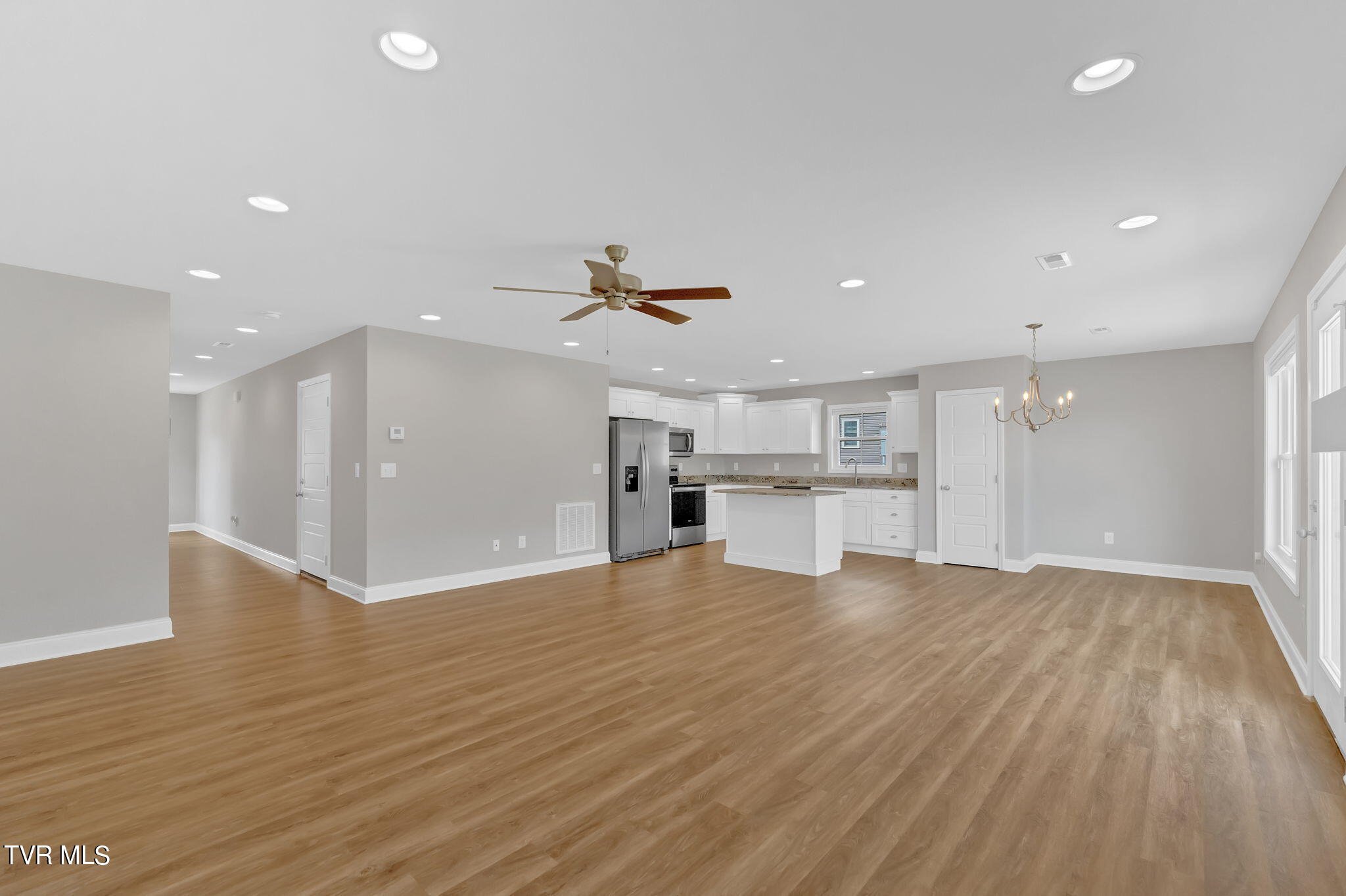 1036 Riddle Ridge Jonesborough, TN 37659 - Photo 12 of 42 25-web-or-mls-DSC02493