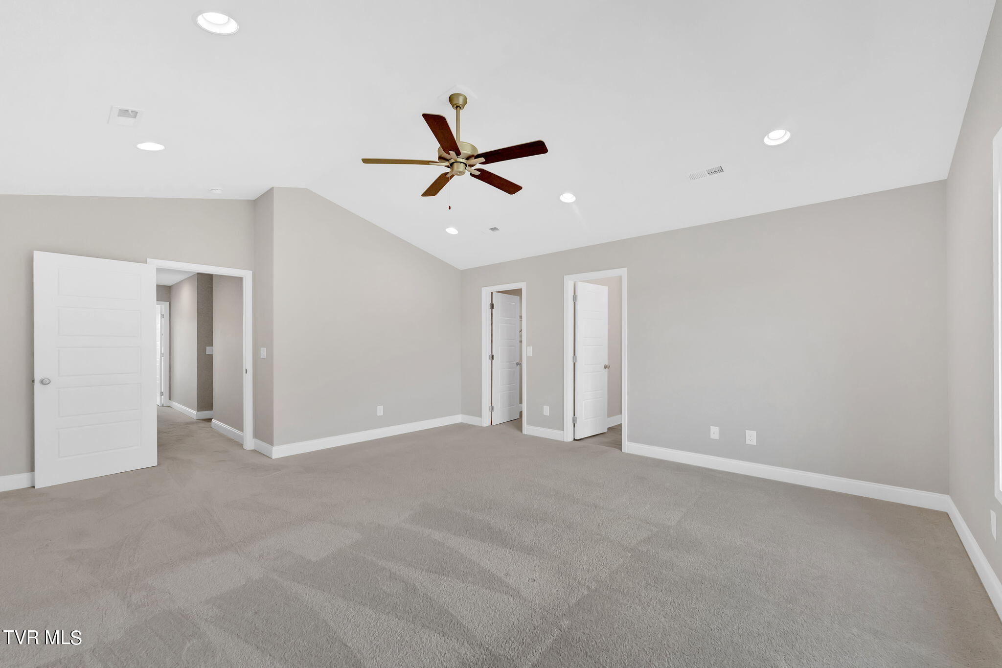 1036 Riddle Ridge Jonesborough, TN 37659 - Photo 16 of 42 39-web-or-mls-DSC02535