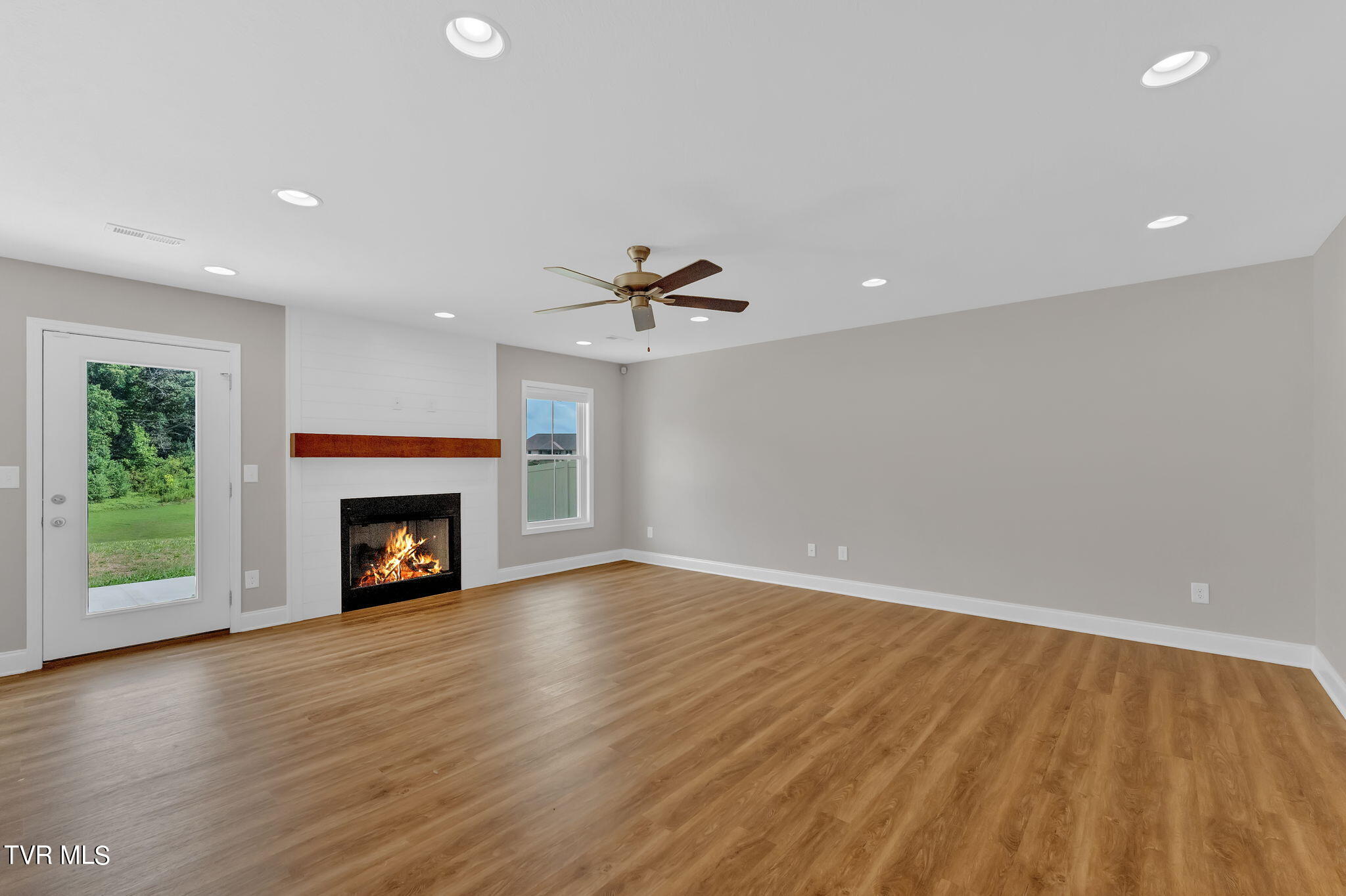 1036 Riddle Ridge Jonesborough, TN 37659 - Photo 10 of 42 23-web-or-mls-DSC02487