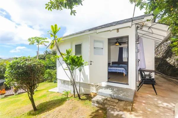 $2,500 | 2534 East Manoa Road, Unit B, Honolulu, HI 96822