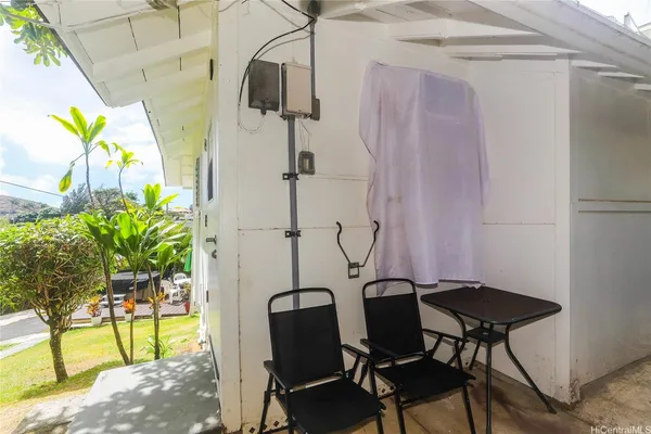 $2,500 | 2534 East Manoa Road, Unit B, Honolulu, HI 96822