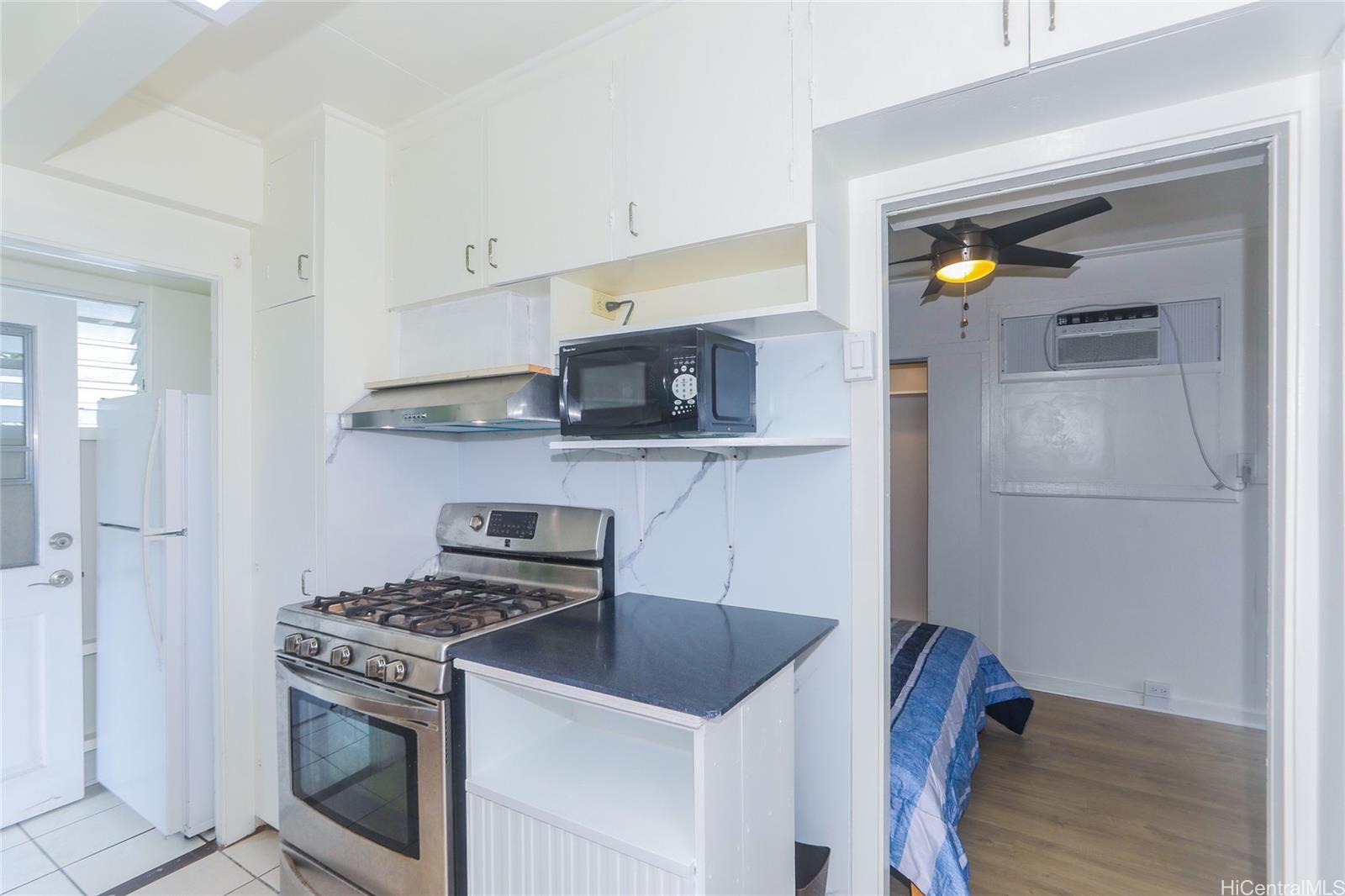 2534 East Manoa Road, Unit B Honolulu, HI 96822 - Photo 4 of 18