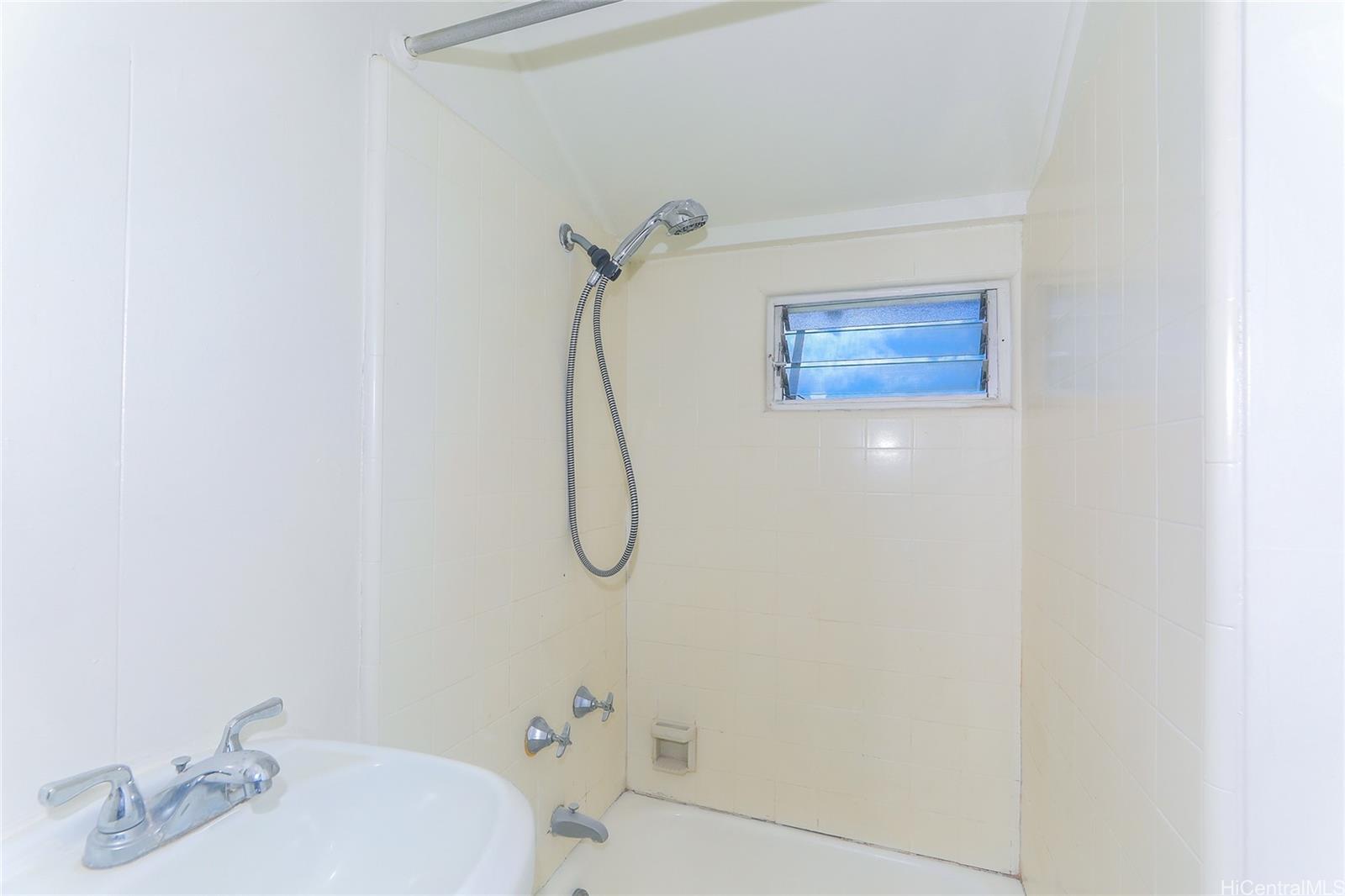 2534 East Manoa Road, Unit B Honolulu, HI 96822 - Photo 9 of 18