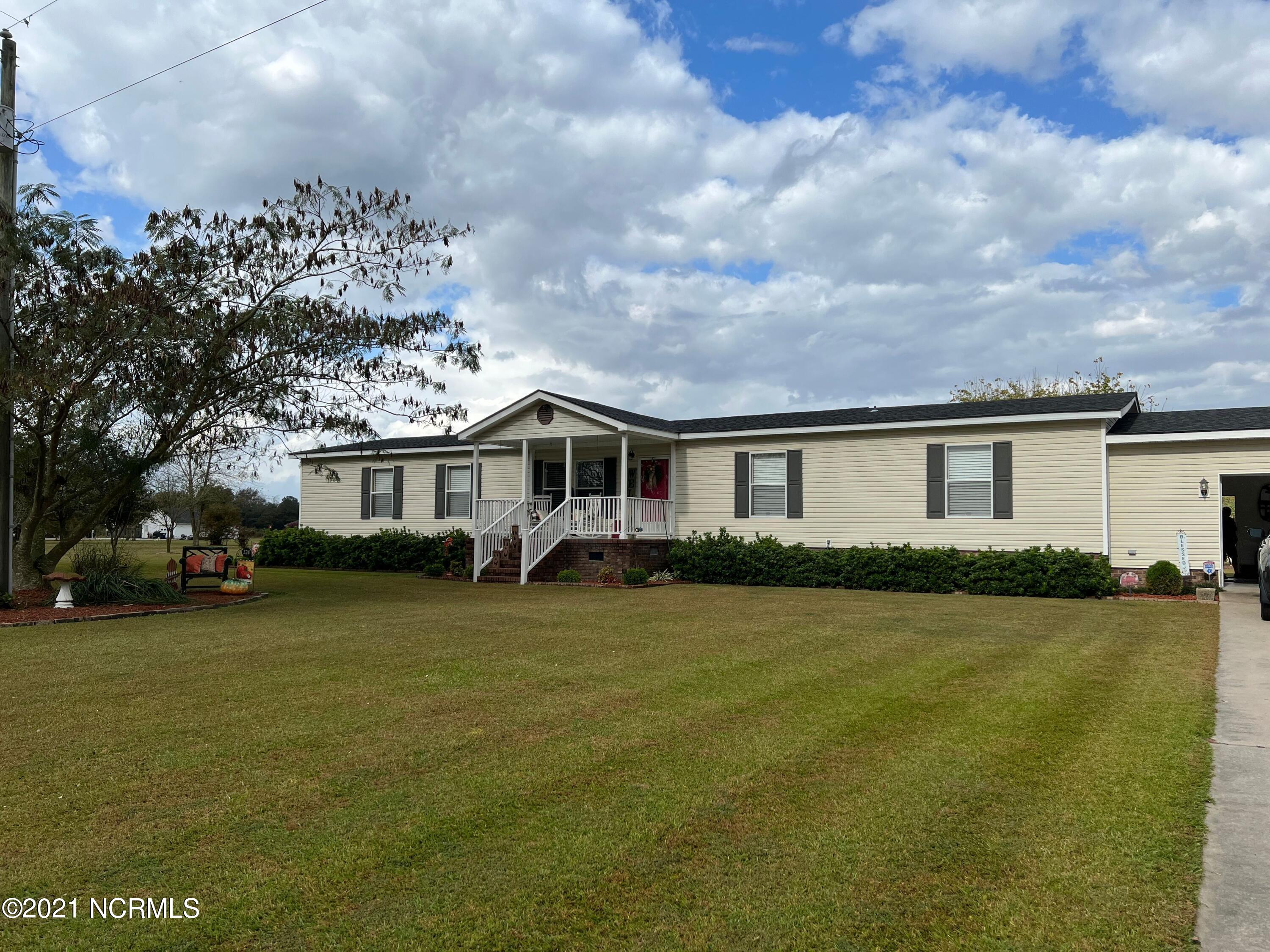 324 Pearson Road Clinton, NC 28328 - Photo 2 of 22 Front