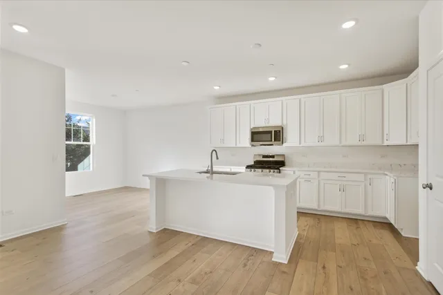 $479,990 | 38 Tournament Drive South, Hawthorn Woods, IL 60047