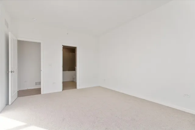 $479,990 | 38 Tournament Drive South, Hawthorn Woods, IL 60047