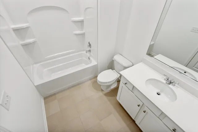 $479,990 | 38 Tournament Drive South, Hawthorn Woods, IL 60047