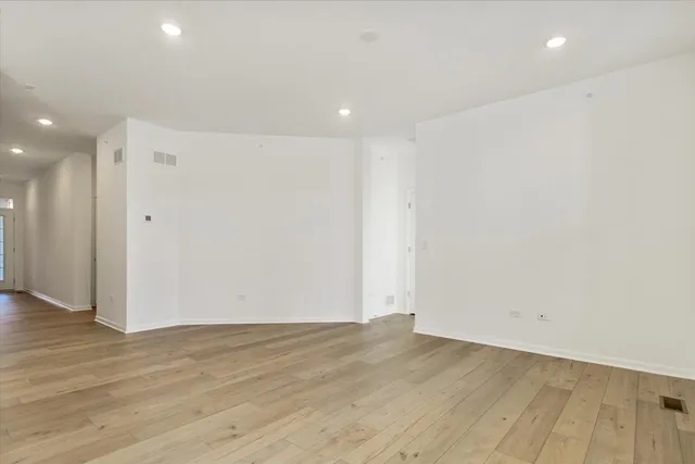 $479,990 | 38 Tournament Drive South, Hawthorn Woods, IL 60047