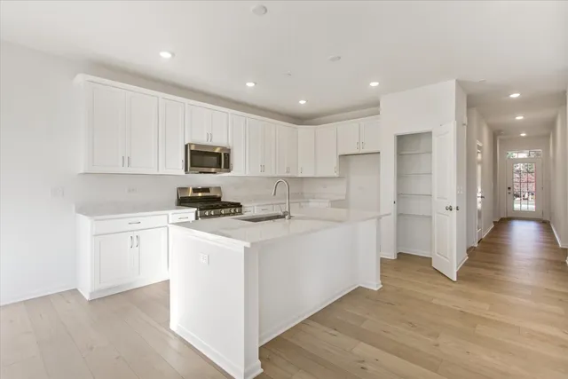 $479,990 | 38 Tournament Drive South, Hawthorn Woods, IL 60047