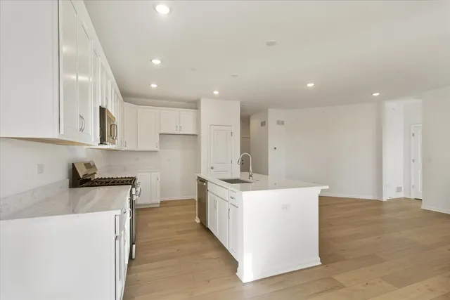 $479,990 | 38 Tournament Drive South, Hawthorn Woods, IL 60047