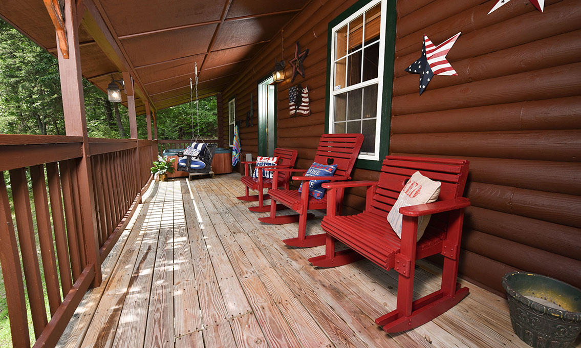 1555 Trappers Ridge Sevierville, TN 37862 - Photo 15 of 38 pigeon-forge-cabin-serendipity-deck-1