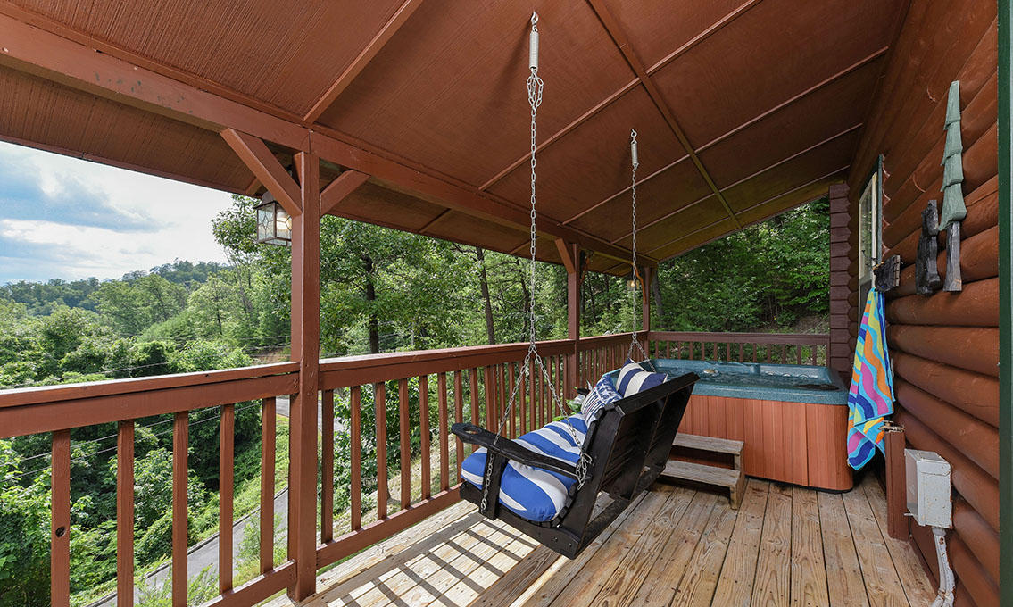 1555 Trappers Ridge Sevierville, TN 37862 - Photo 17 of 38 pigeon-forge-cabin-serendipity-deck-2