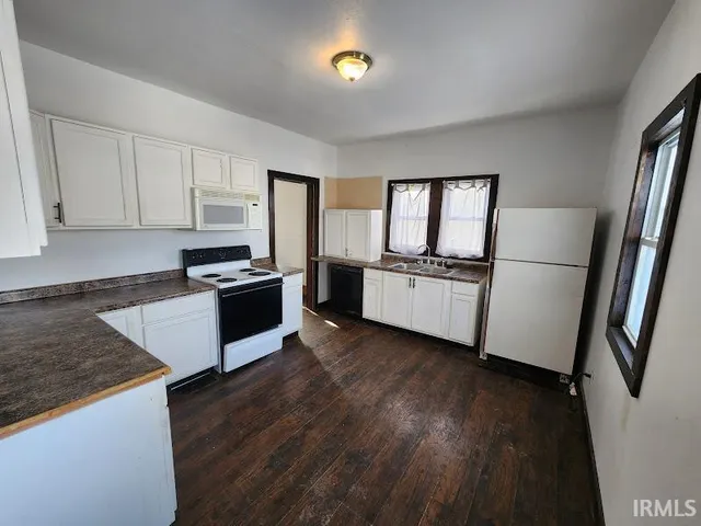 $159,995 | 2406 Broad Street, New Castle, IN 47362