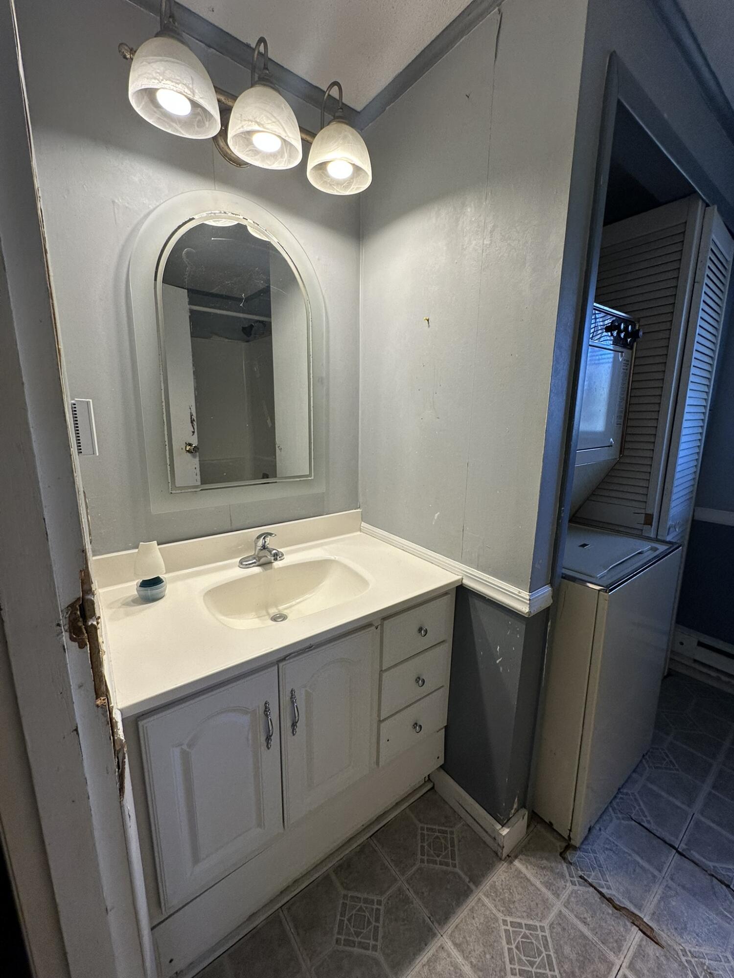 6 Old Post Road Tobyhanna, PA 18466 - Photo 11 of 32 a bathroom with a double vanity sink and a mirror