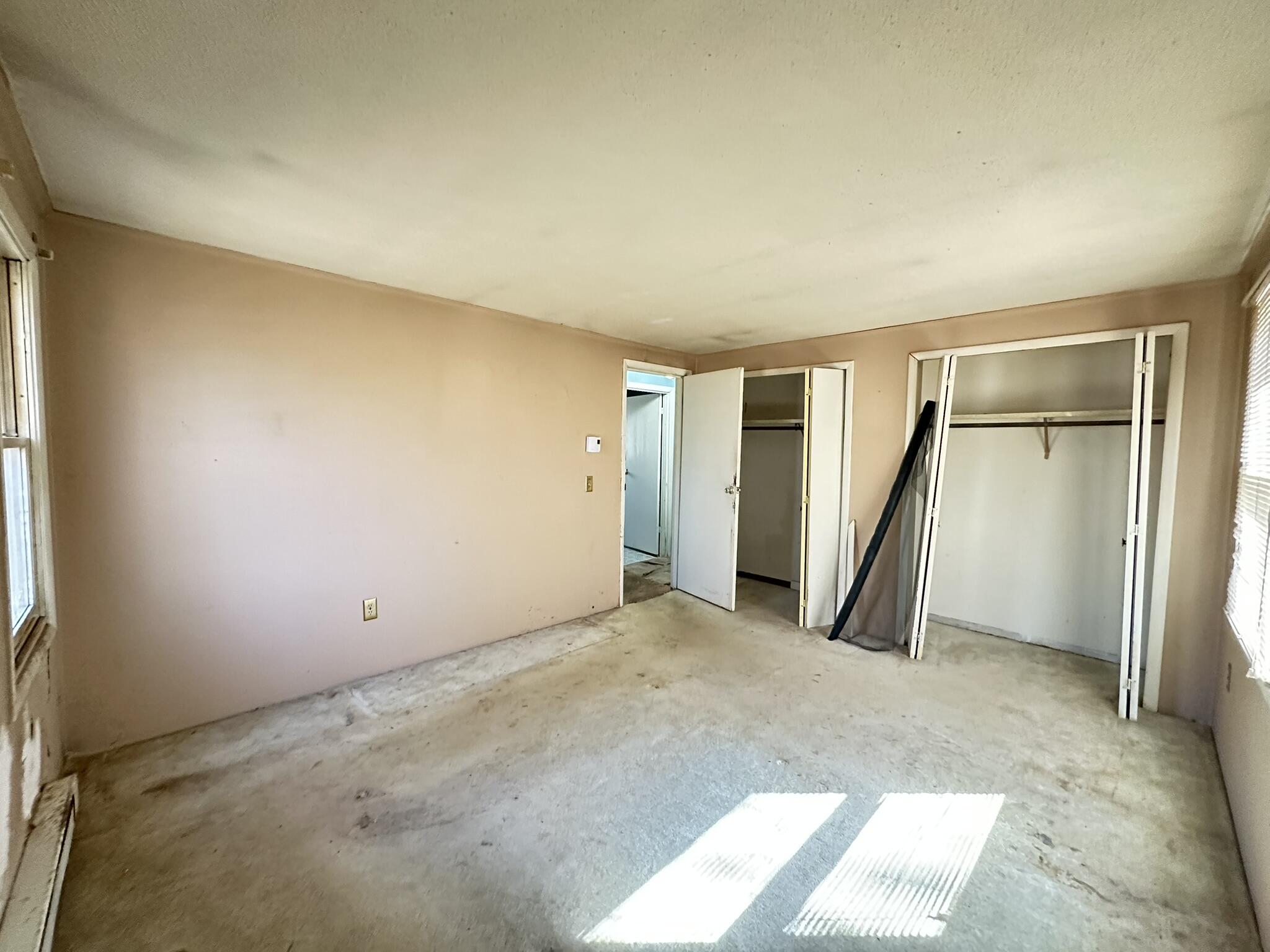 6 Old Post Road Tobyhanna, PA 18466 - Photo 17 of 32 an empty room with a window