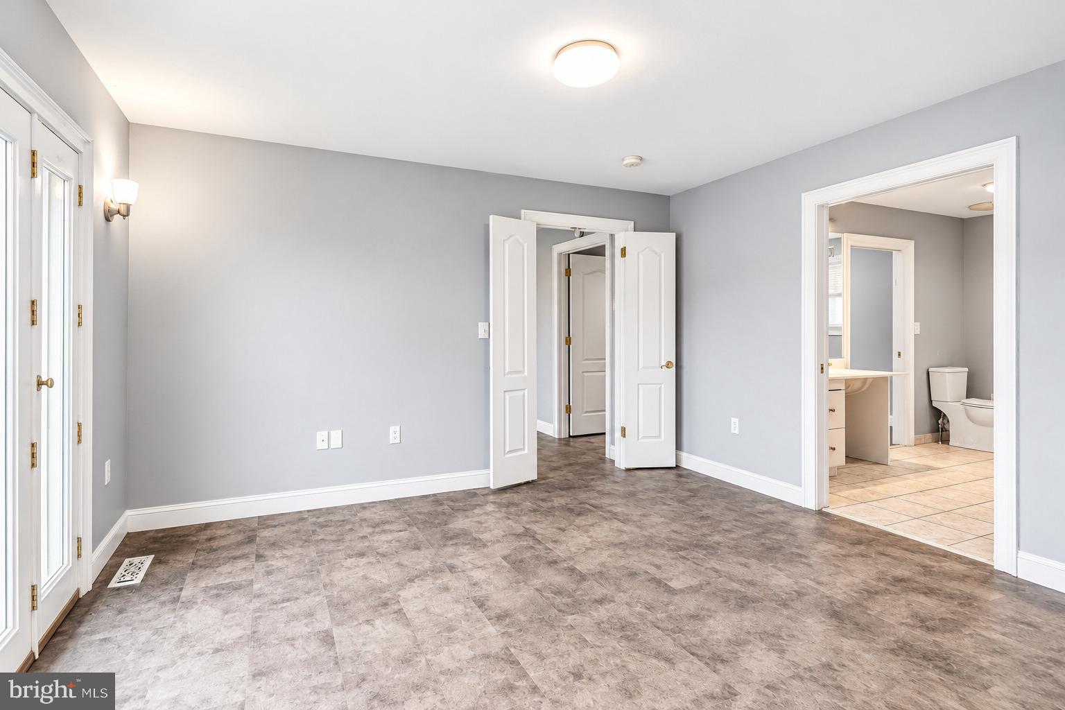 1443 Rhawn Street Philadelphia, PA 19111 - Photo 8 of 25 Gallery Image 8