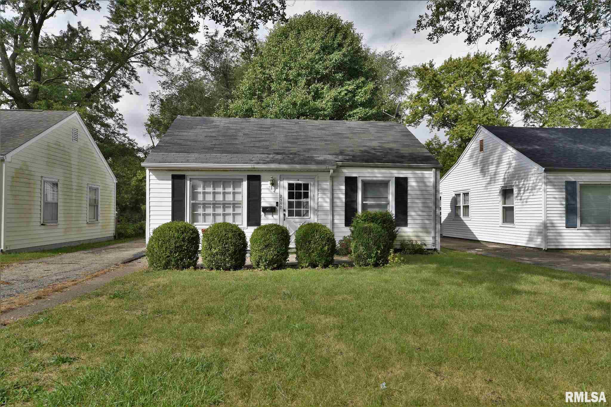 2357 South Spring Street Springfield, IL 62704 - Photo 1 of 22