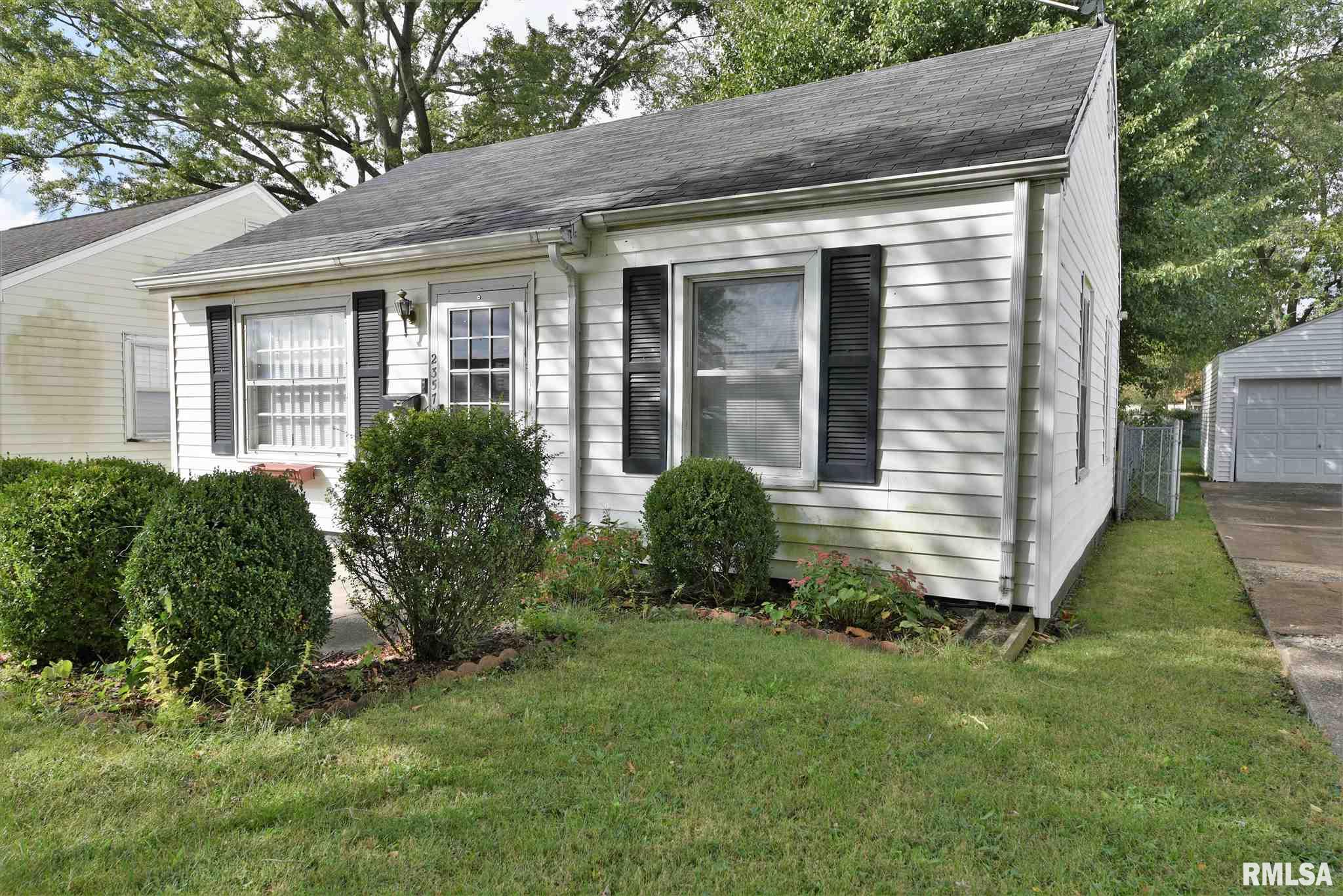 2357 South Spring Street Springfield, IL 62704 - Photo 3 of 22