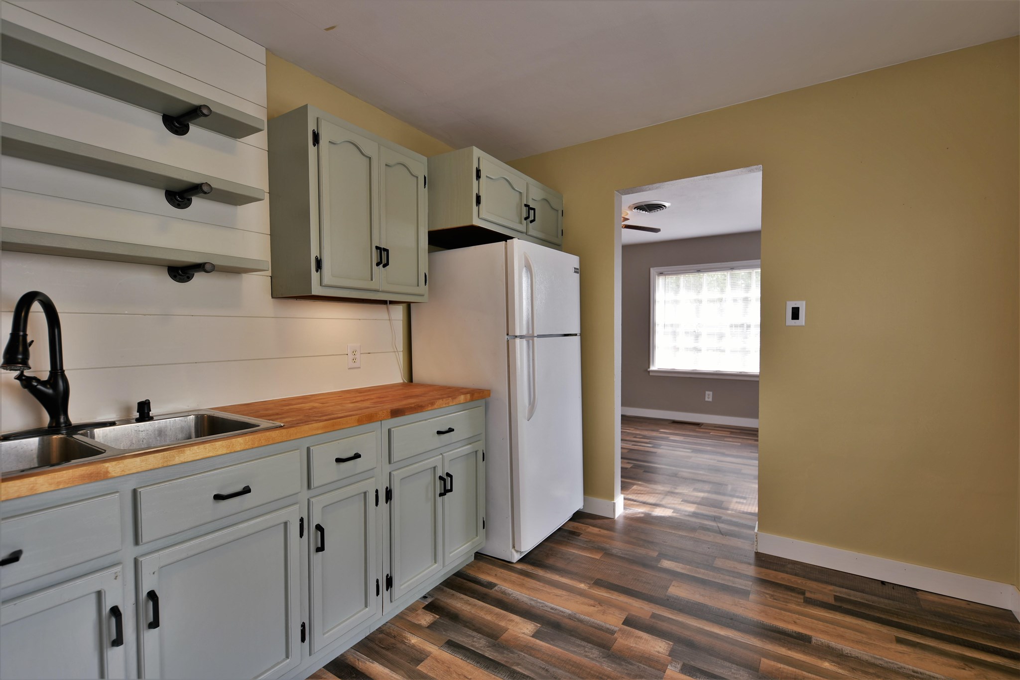 2357 South Spring Street Springfield, IL 62704 - Photo 9 of 22
