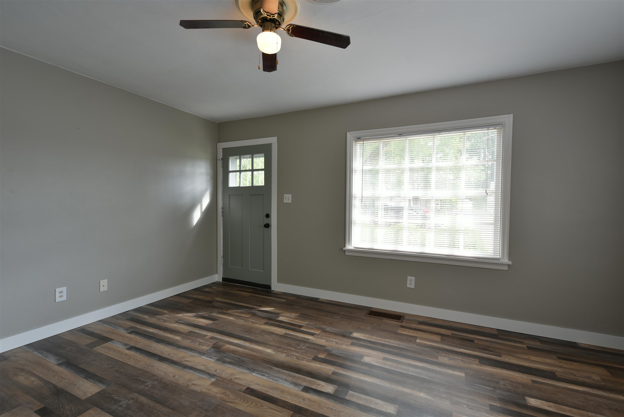 2357 South Spring Street Springfield, IL 62704 - Photo 10 of 22
