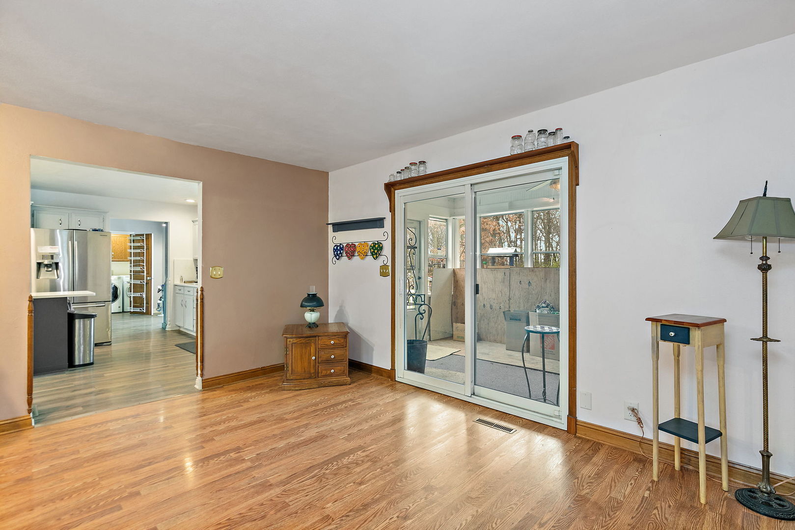 1313 Woods Road Belvidere, IL 61008 - Photo 6 of 50 a view of livingroom with furniture and wooden floor