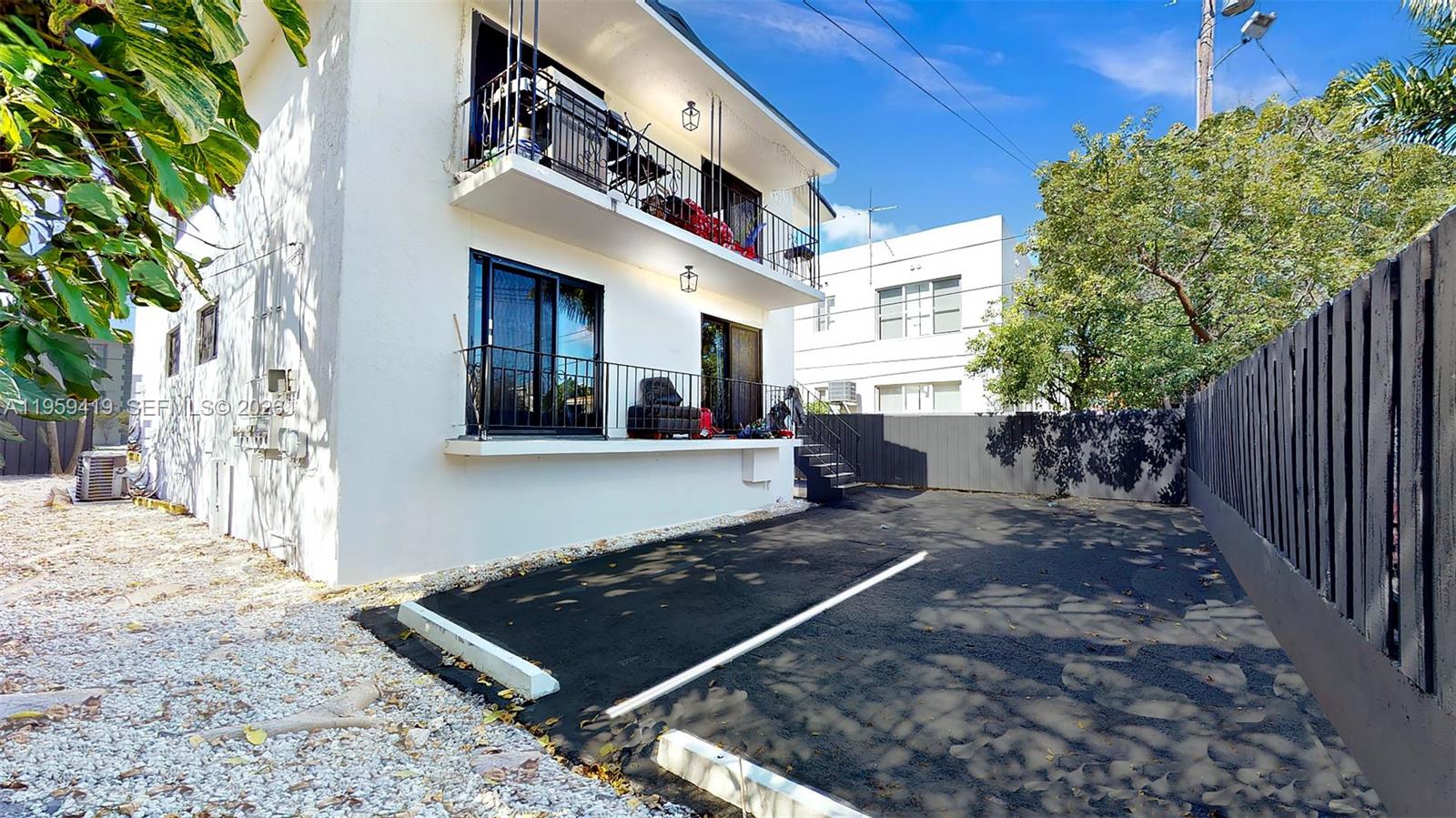 329 Southwest 9th Avenue Miami, FL 33130 - Photo 17 of 97