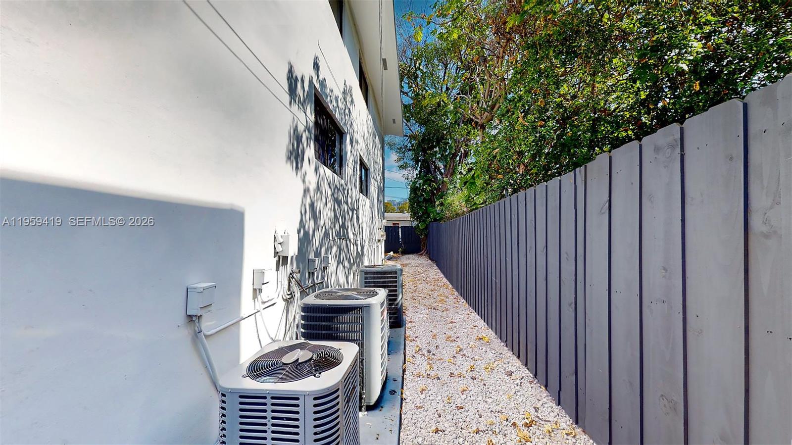 329 Southwest 9th Avenue Miami, FL 33130 - Photo 18 of 97