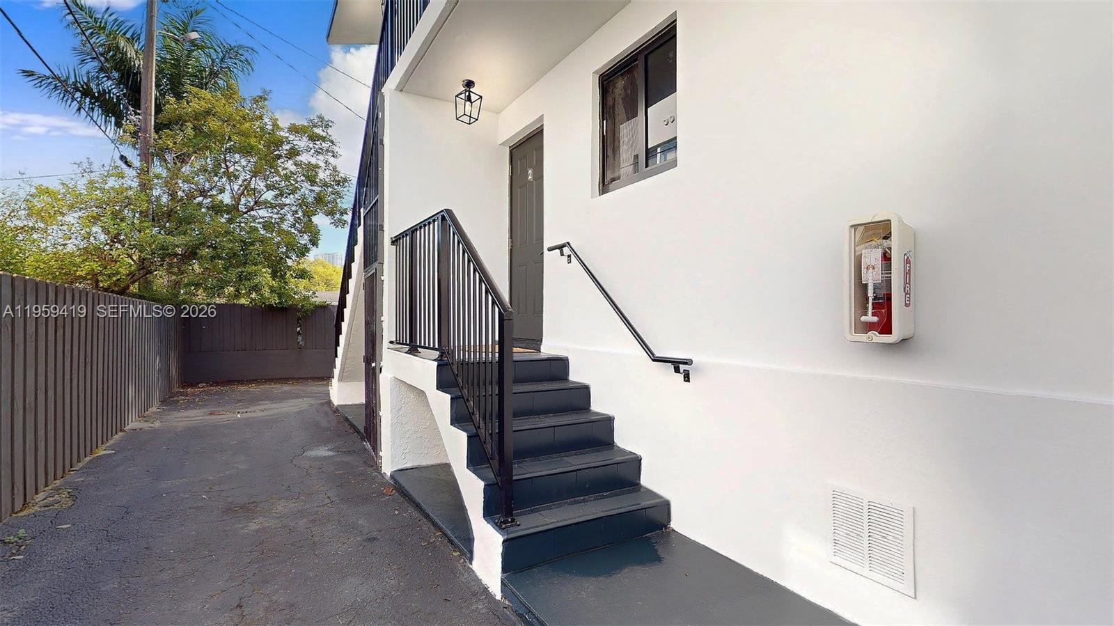 329 Southwest 9th Avenue Miami, FL 33130 - Photo 8 of 97 a view of entryway