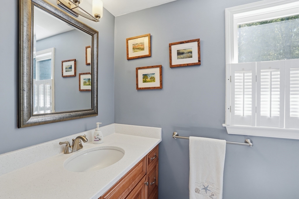 61 Stoney Weir Road Halifax, MA 02338 - Photo 19 of 42