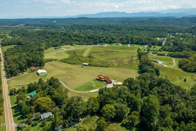 $1,399,000 | 1689 Highway 25W, New Market, TN 37820