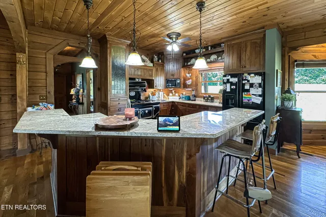 $1,399,000 | 1689 Highway 25W, New Market, TN 37820