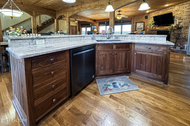 $1,399,000 | 1689 Highway 25W, New Market, TN 37820