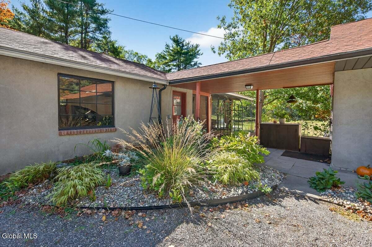 37 Swift Road Voorheesville, NY 12186 - Photo 3 of 77 37 SWIFT-100