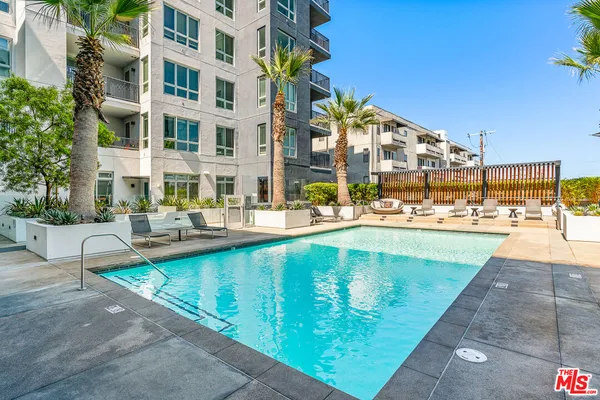 $4,095 | 10601 Washington Boulevard, Unit 705, Culver City, CA 90232