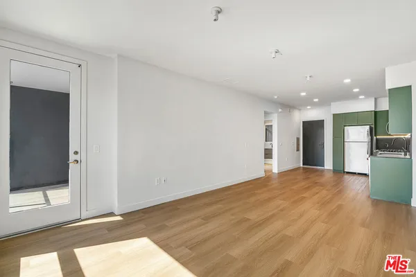 $4,095 | 10601 Washington Boulevard, Unit 705, Culver City, CA 90232