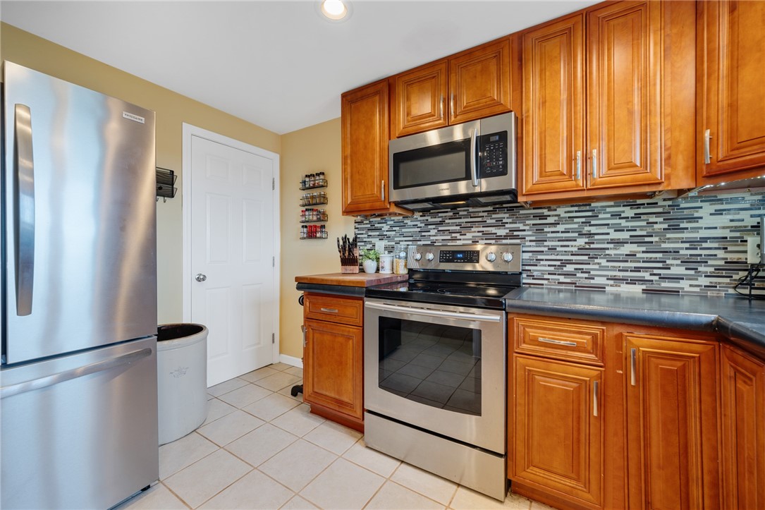 301 Ridge Road Ontario, NY 14519 - Photo 13 of 50