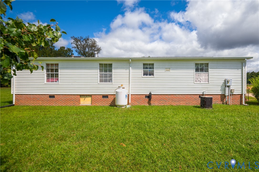 23344 Booth Road Stony Creek, VA 23882 - Photo 42 of 45 a front view of house with yard