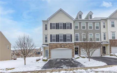 $389,900 | 10 Roosevelt Drive, McKees Rocks, PA 15136