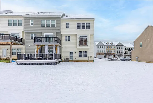 $389,900 | 10 Roosevelt Drive, McKees Rocks, PA 15136