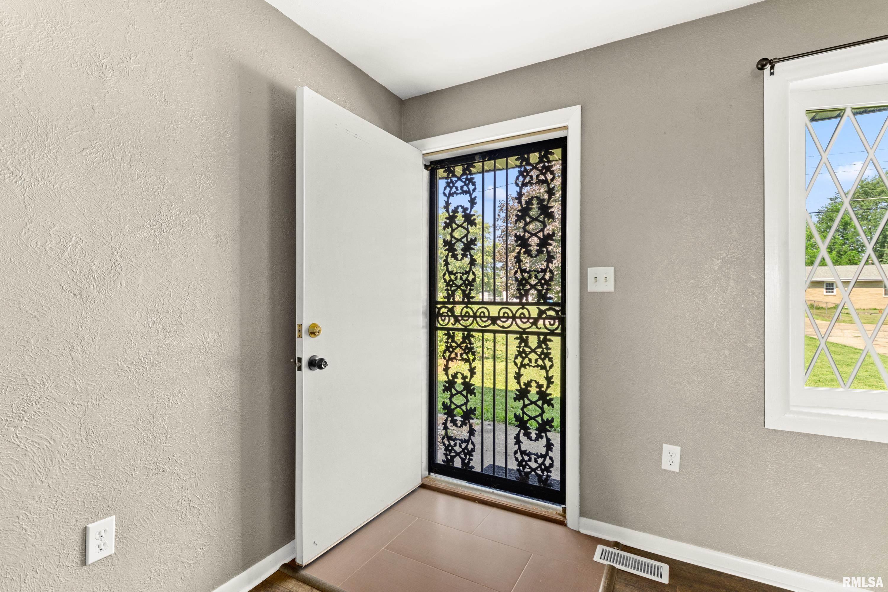 232 Sheffield Road Groveland, IL 61535 - Photo 10 of 36 Gallery Image 10