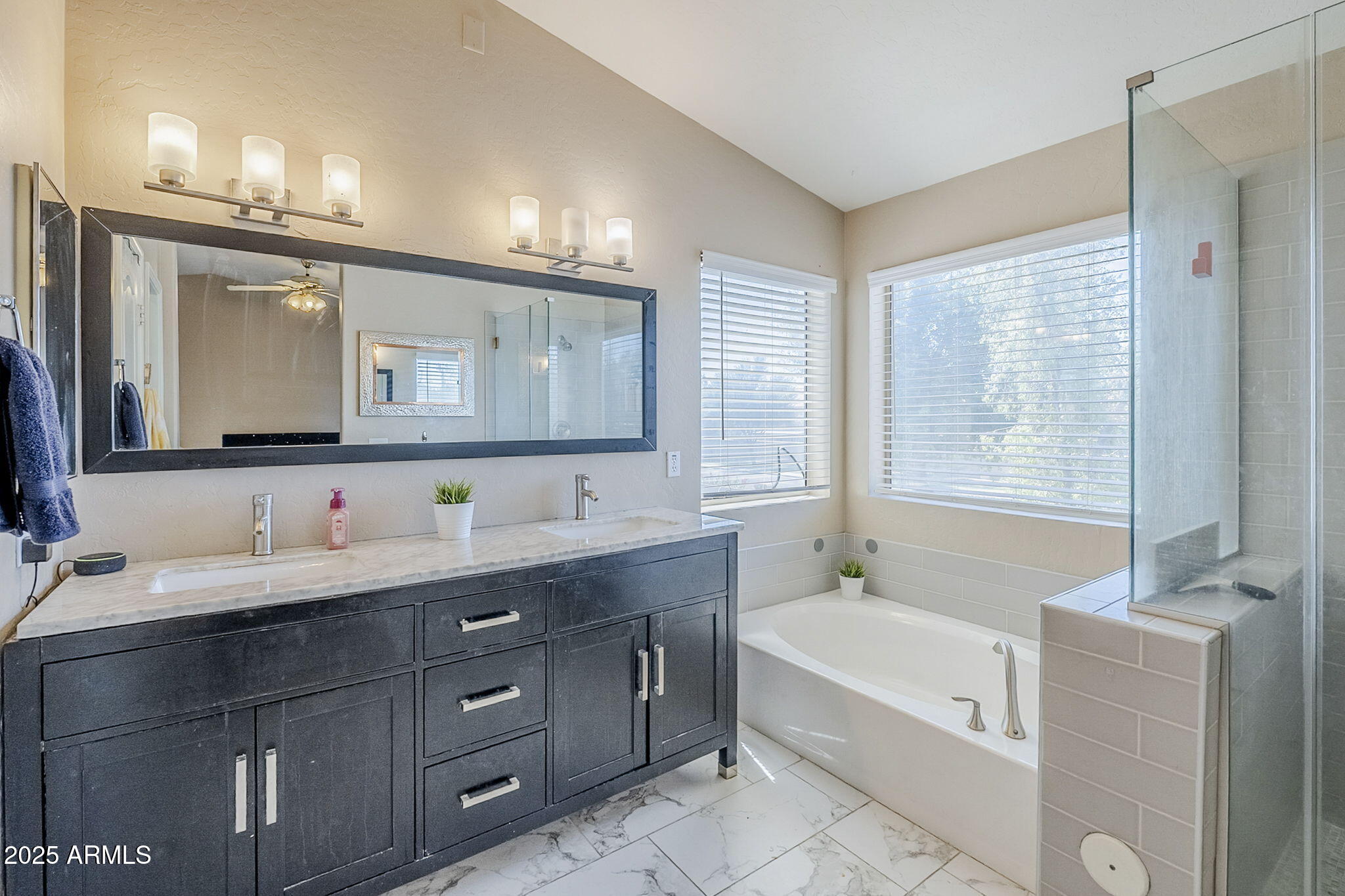 869 West Shellfish Drive Gilbert, AZ 85233 - Photo 22 of 35 44-web-or-mls-Shellfish-34