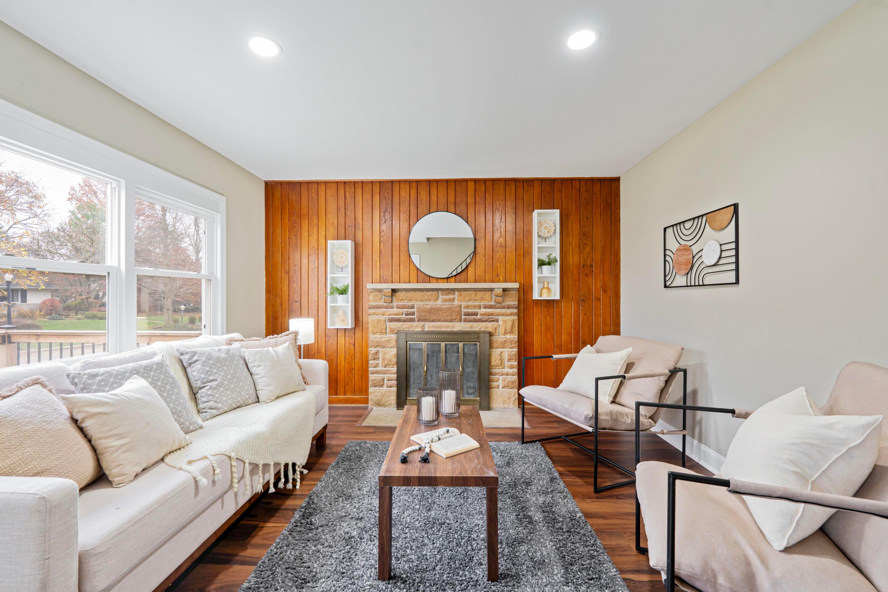 565 South Kellner Road Columbus, OH 43209 - Photo 11 of 34 Livingroom2