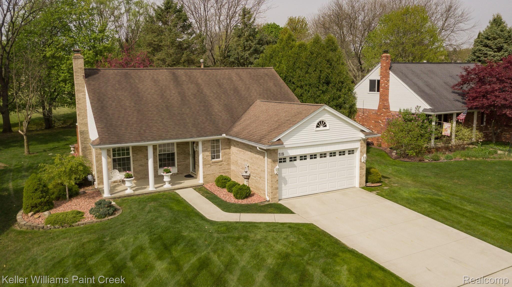 518 Kentucky Drive Rochester, MI 48307 - Photo 3 of 42 Beautiful landscaping...