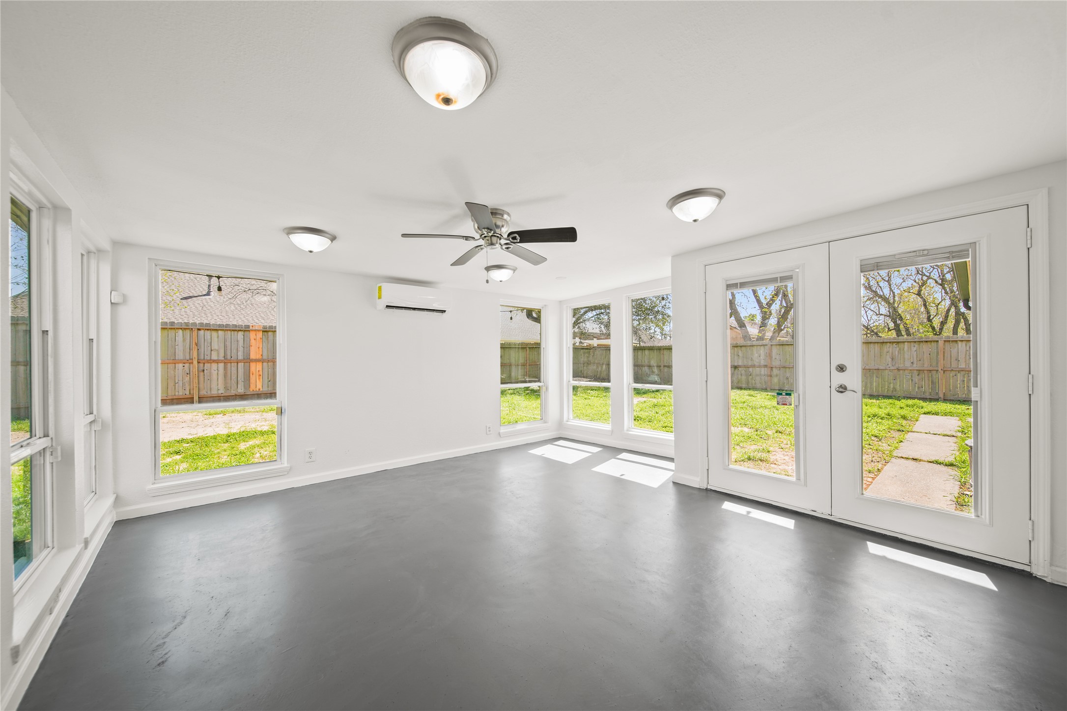 303 Rachael Lane Friendswood, TX 77546 - Photo 12 of 15 Bonus Room, the Sunroom with a/c and heat, perfect for a family gathering or just to sit and relax with lot's of sunlight.