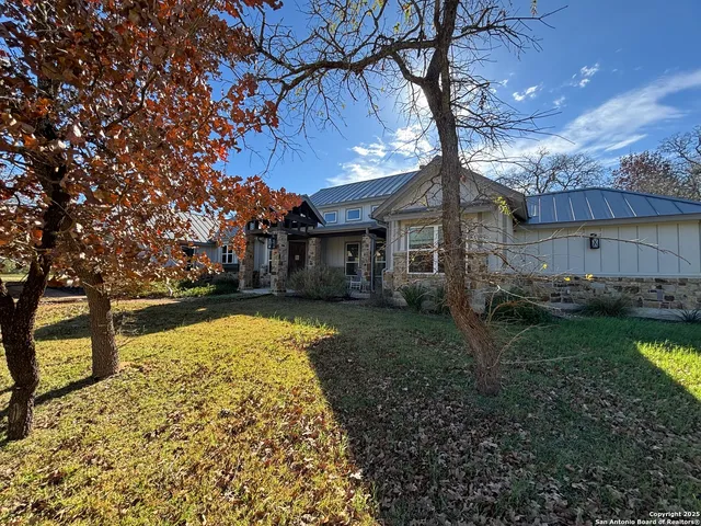 $3,400 | 229 Twin Oaks Drive, La Vernia, TX 78121